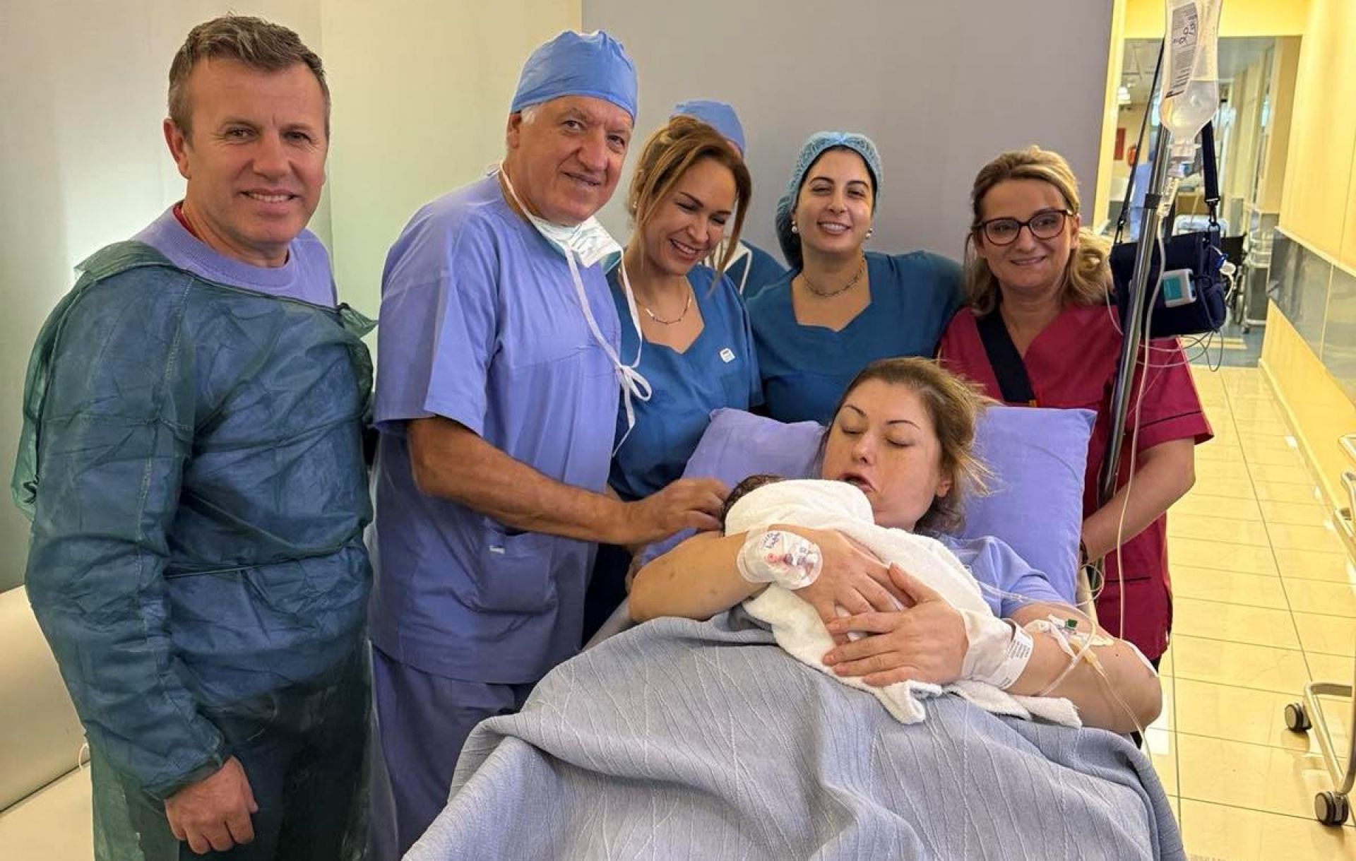 Ένα υγιές κοριτσάκι γέννησε η Ειρήνη Κόκκα μετά από μεταμόσχευση ωοθηκικού ιστού, μια από τις 33 γυναίκες στον κόσμο που έχει επιτύχει δεύτερο τοκετό